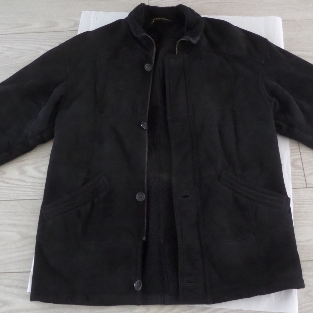 Daniel Hechter Men,s Black Suede Shearing Jacket. Size: M (50)